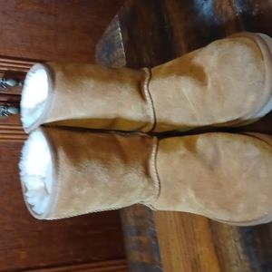 UGG Koolaburra Tan Suede Short faux sheepskin Lined Boots 7 Women's
